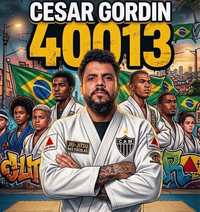 Arte da campanha: César Gordin 40013, de kimono, com crianças e jovens de kimono atrás dele